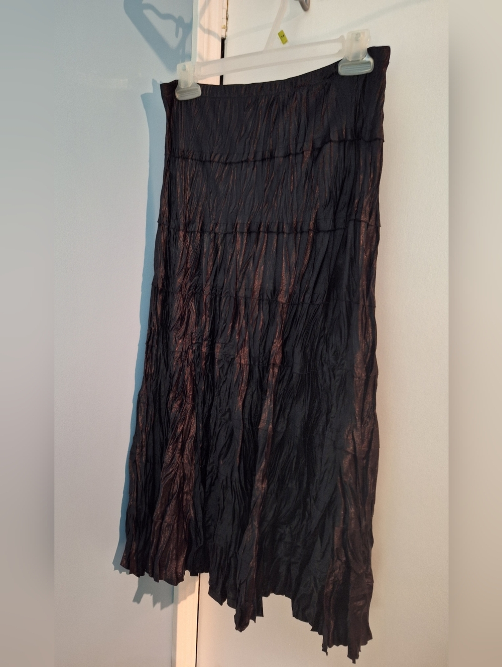 Melanie Lyne Black Crinkle Tiered Maxi Skirt Size Medium Retail 199.99$
